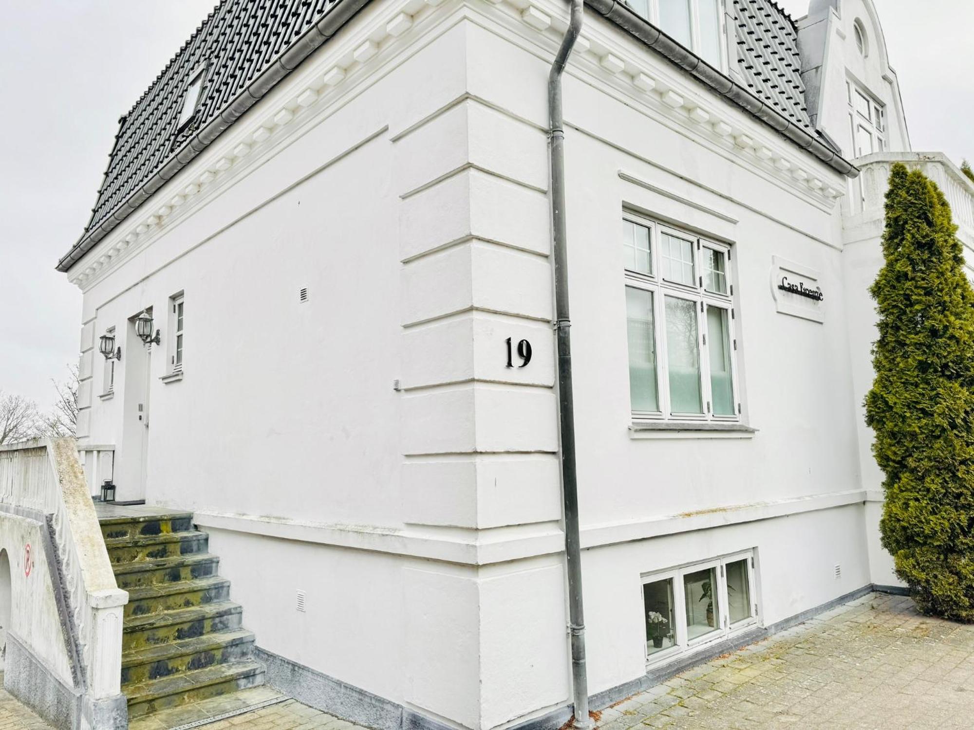 Aday - Villa Firenze - 2 Bedrooms Bright Apartment 奥尔堡 外观 照片